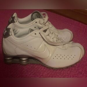 Women’s Nike Shox size 7